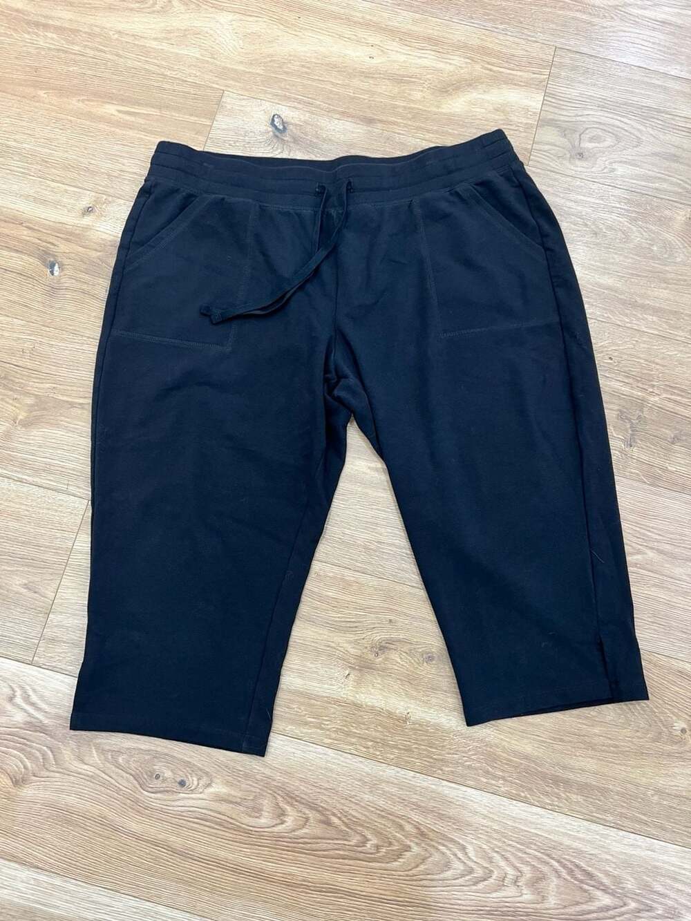 St. John's Bay Black Drawstring Pull On Capri Jogger Pants Women’s Petite XL